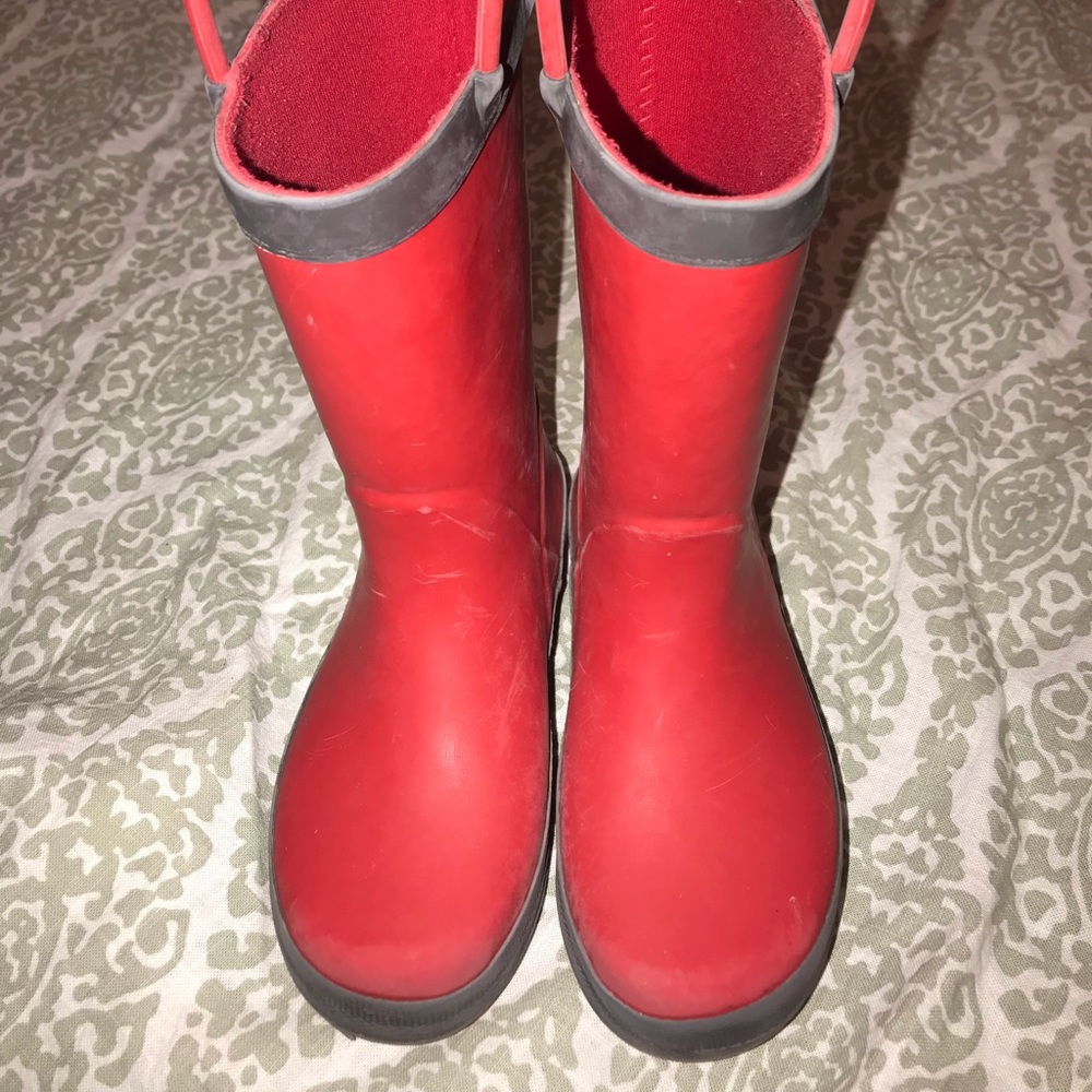 Carters fireman rain boots. Youth 10.